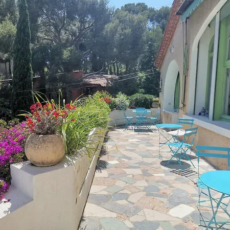 Cassis Hostel Albergue