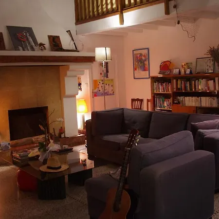 Cassis Hostel *