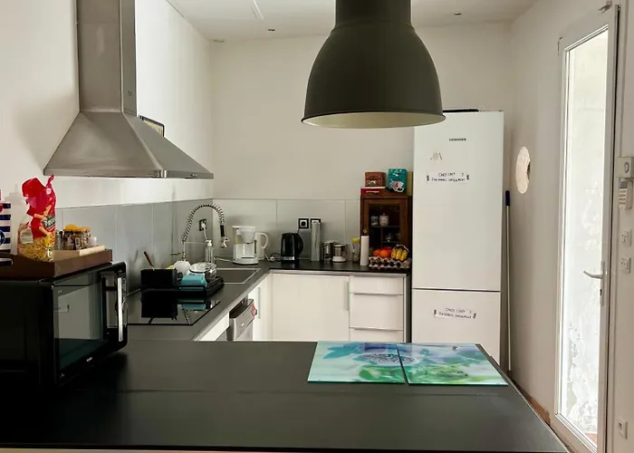 Cassis Hostel