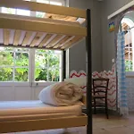 Cassis Hostel カシ