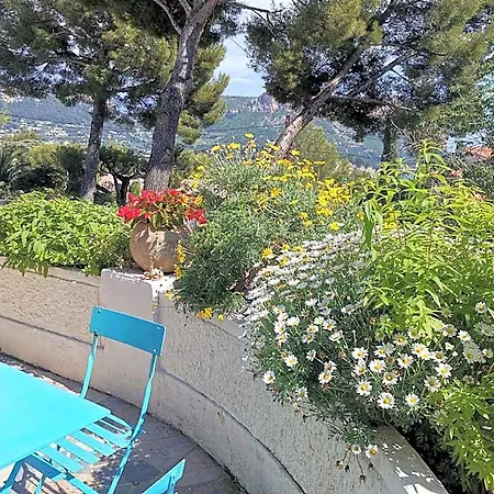Cassis Hostel