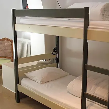 Cassis Hostel