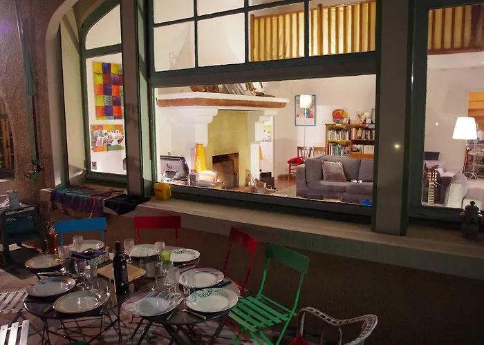 Cassis Hostel Albergue *