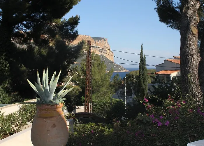 Cassis Hostel Hostel