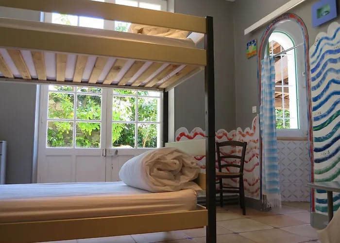 Cassis Hostel 카시스